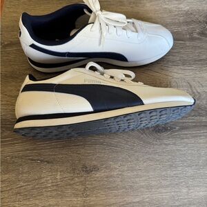 Puma Men's White and Navy Sneakers